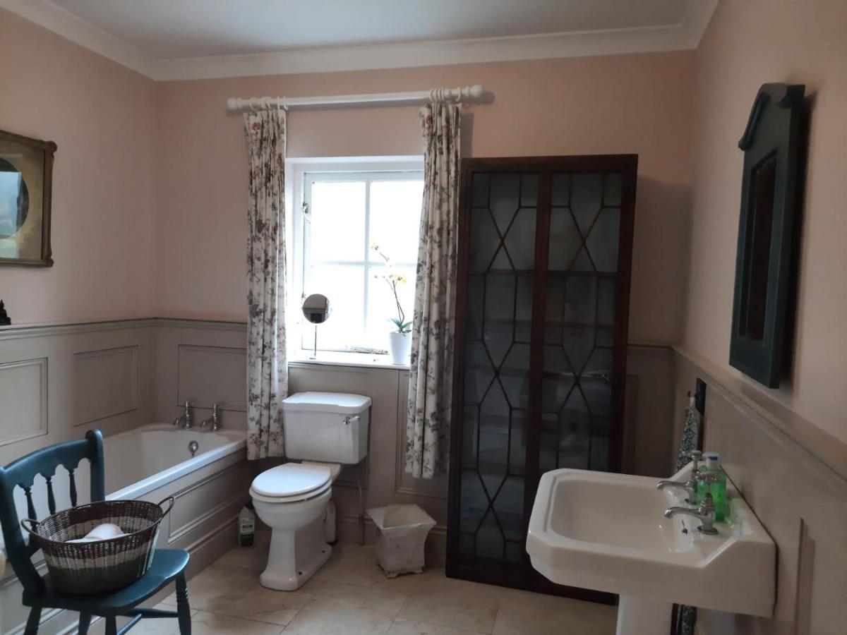 Croagh Patrick Lodge Apartment Westport Extérieur photo